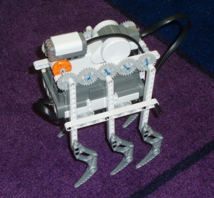 walking LEGO Mindstorms robot